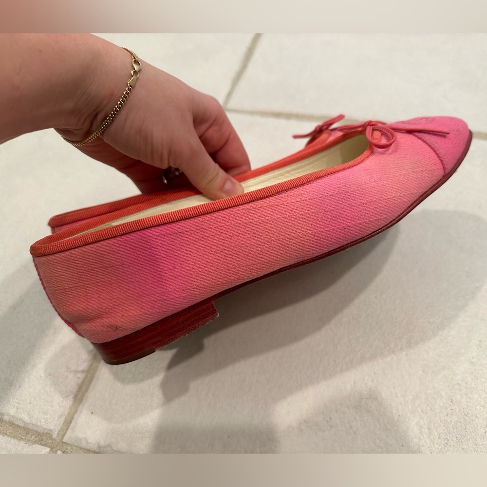 CHANEL Pink Flats with Bow Detail - Picture 4 of 9